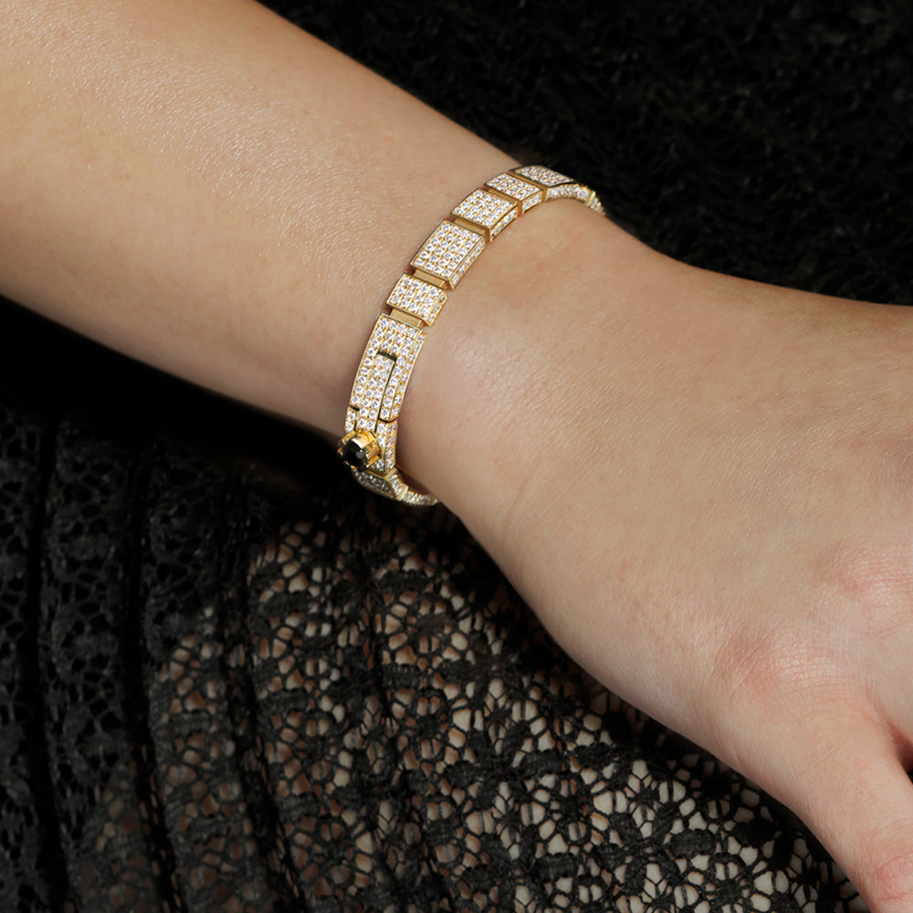 Eternal full set diamond bangle in 18ct yellow gold by Stefano Canturi Eternal full set diamond bangle in 18ct yellow gold by Stefano Canturi