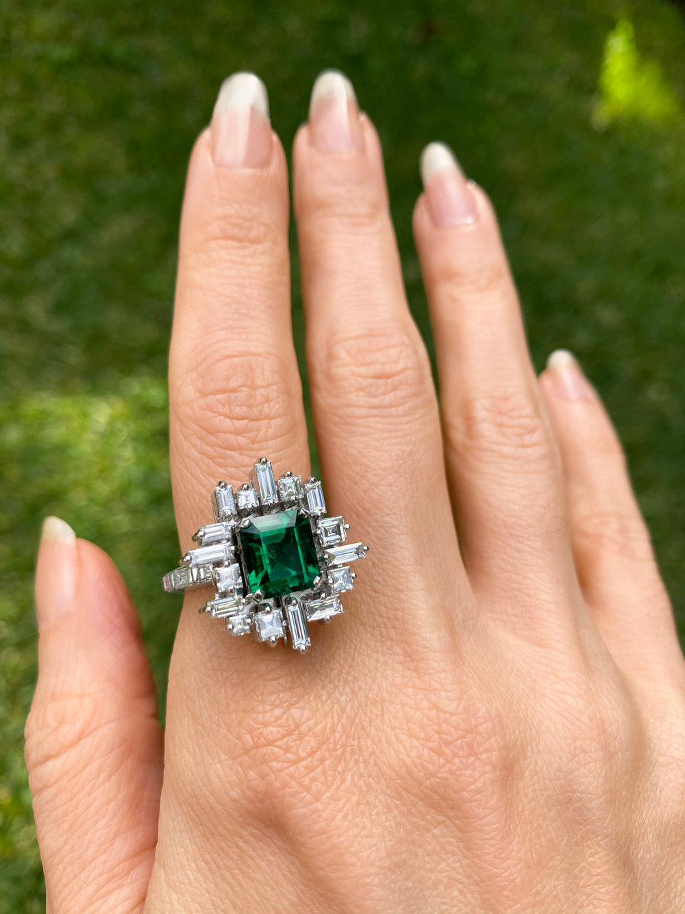 Stella diamond ring with 2.52ct Zambian green emerald by Stefano Canturi Stella diamond ring with 2.52ct Zambian green emerald by Stefano Canturi