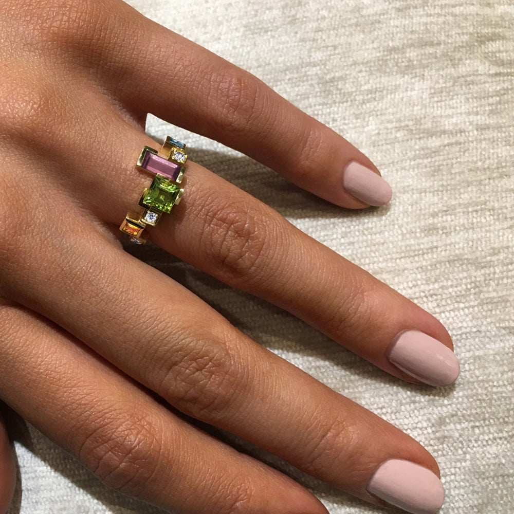 Cubism Colourburst single row gemstone ring in yellow gold by Stefano Canturi Cubism Colourburst single row gemstone ring in yellow gold by Stefano Canturi