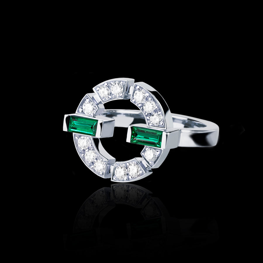 Regina Single Link Ring featuring diamonds and green emerald in White Gold by Stefano Canturi
