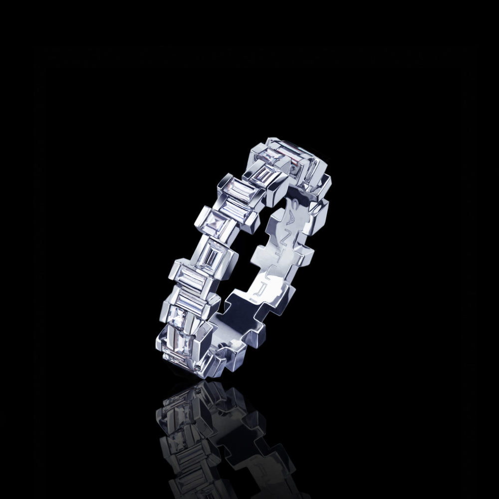 Radiant diamond ring in 18ct white gold by Stefano Canturi Radiant diamond ring in 18ct white gold by Stefano Canturi