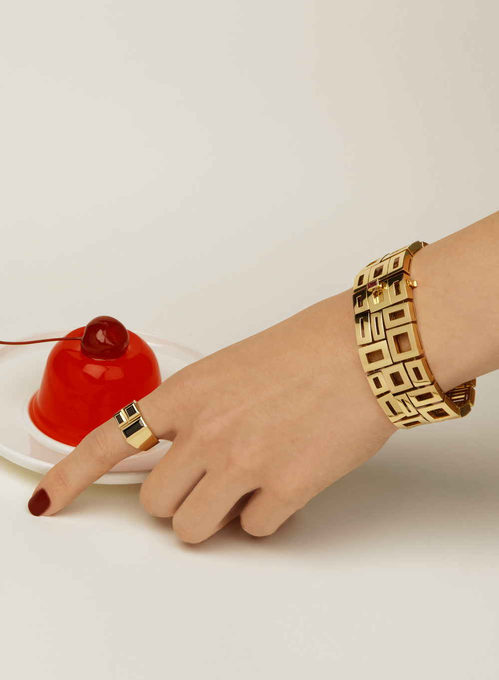 Cubism Signet Australian black spinel ring set in 18ct yellow gold by Stefano Canturi